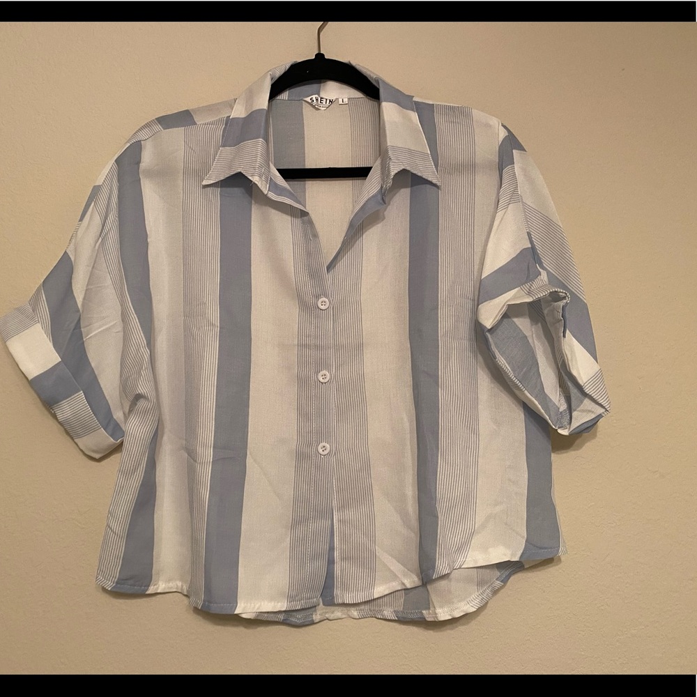 lightweight striped button down crop